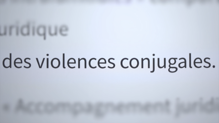 AXA France et Publicis Conseil lancent « Trois mots qui peuvent tout changer » : une innovation pour reconnaître « les violences conjugales » comme un risque, au sein des contrats d’assurance habitation.